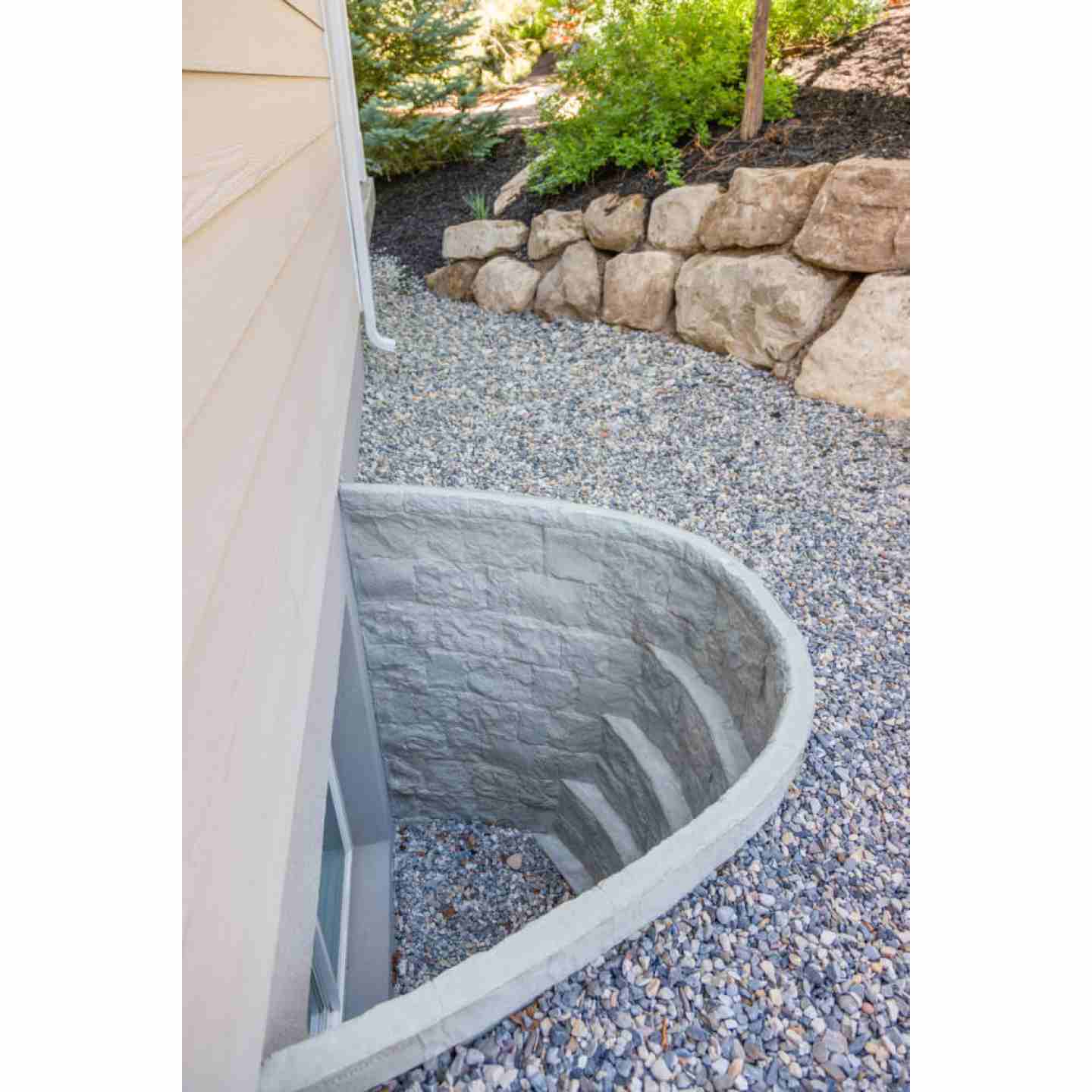 Rockwell 66 Series Elite Gray Window Well 72" Image 2